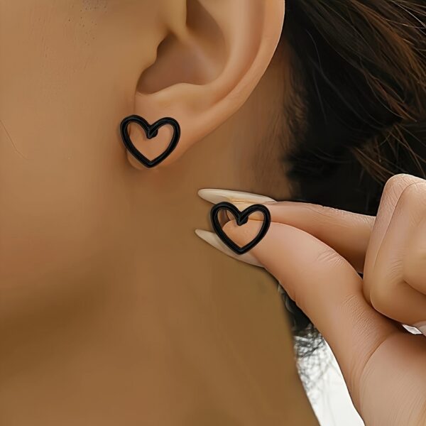Glossy Hollow Heart Design Stud Earrings Alloy 18K Gold Plated Jewelry Elegant  Style Suitable For Women Daily Dating Earrings